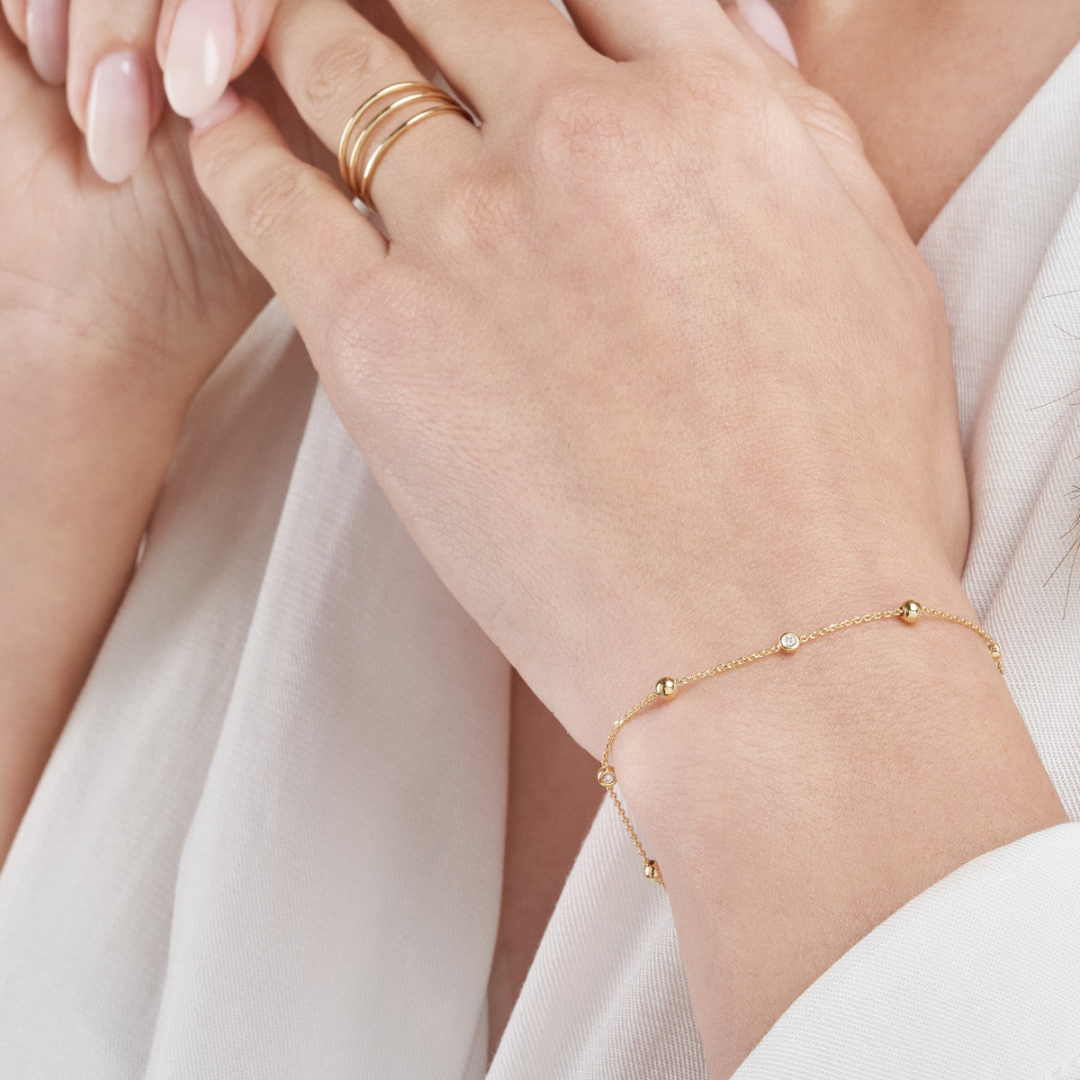 DIAMOND CLUSTER & BEZEL STATION BRACELET