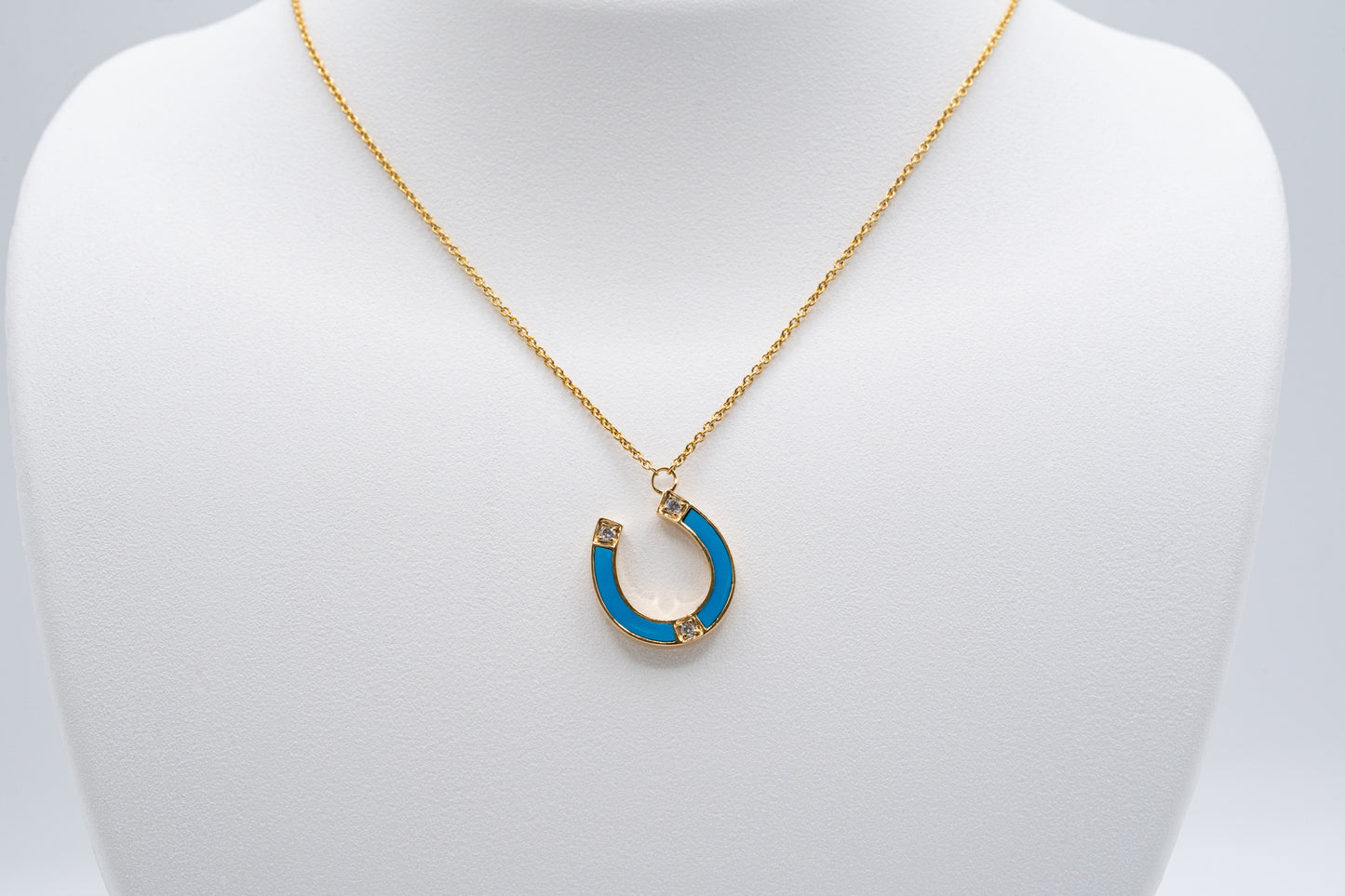 18kt yellow gold turquoise horseshoe necklace